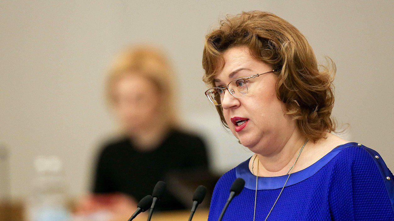 Вице-спикер Госдумы назвала интернет одной из причин падения рождаемости в России