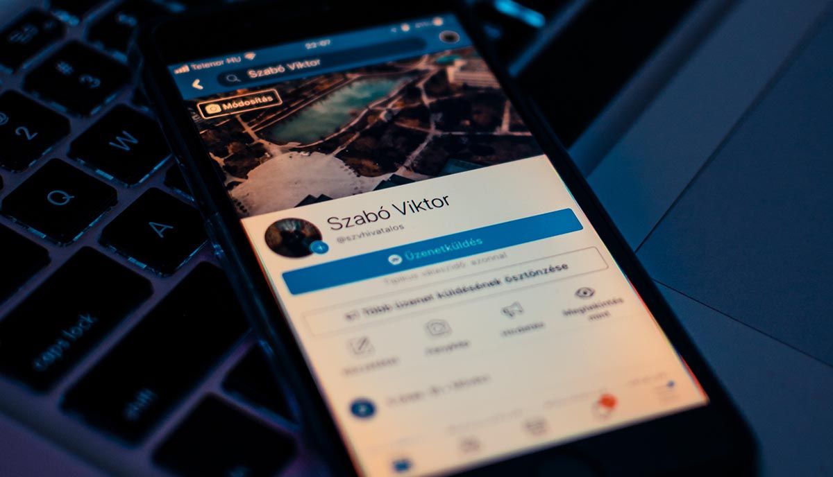 Facebook тестирует тёмный режим для своего Android-приложения