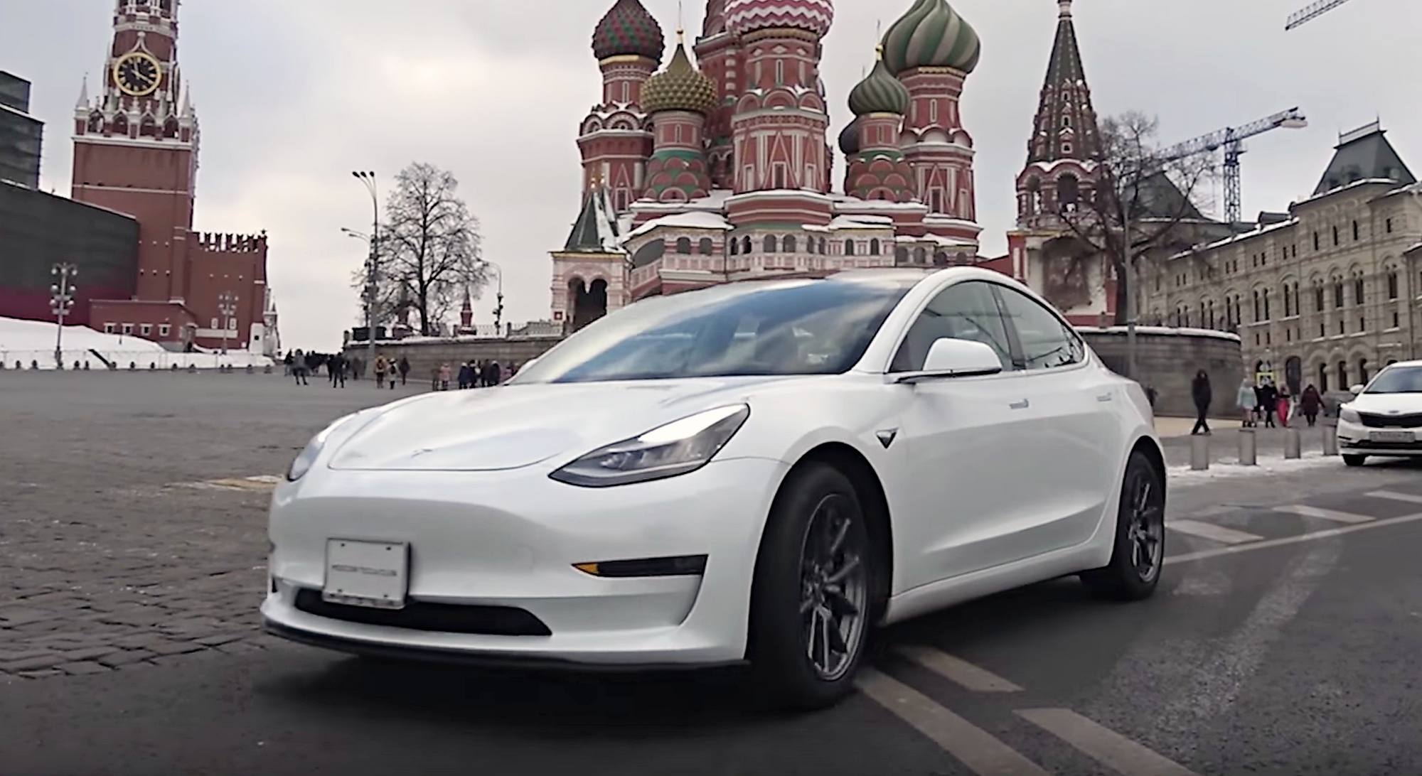 Найден способ зарядки батареи электромобиля за 10 минут