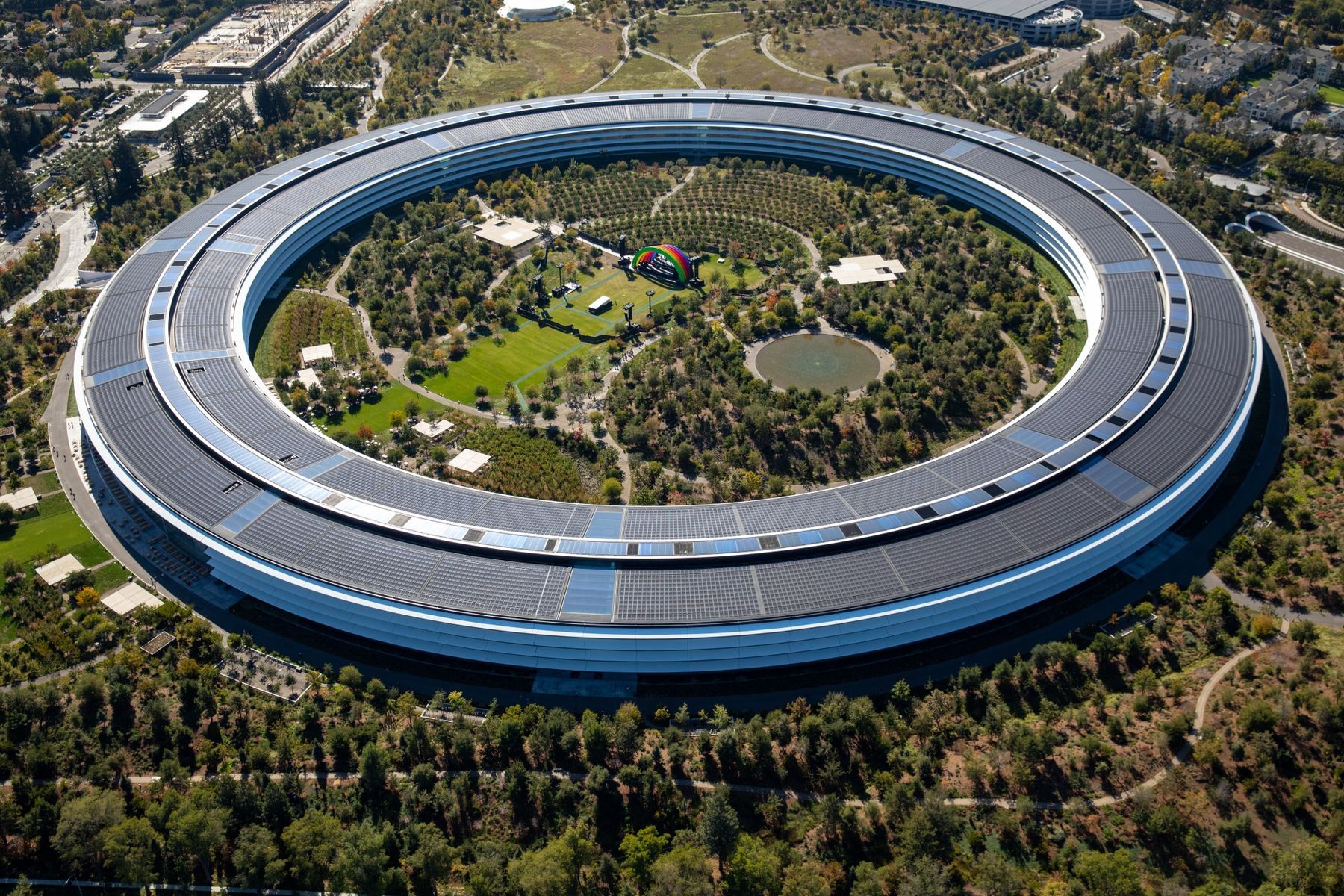 Apple работает над собственной спутниковой системой передачи данных