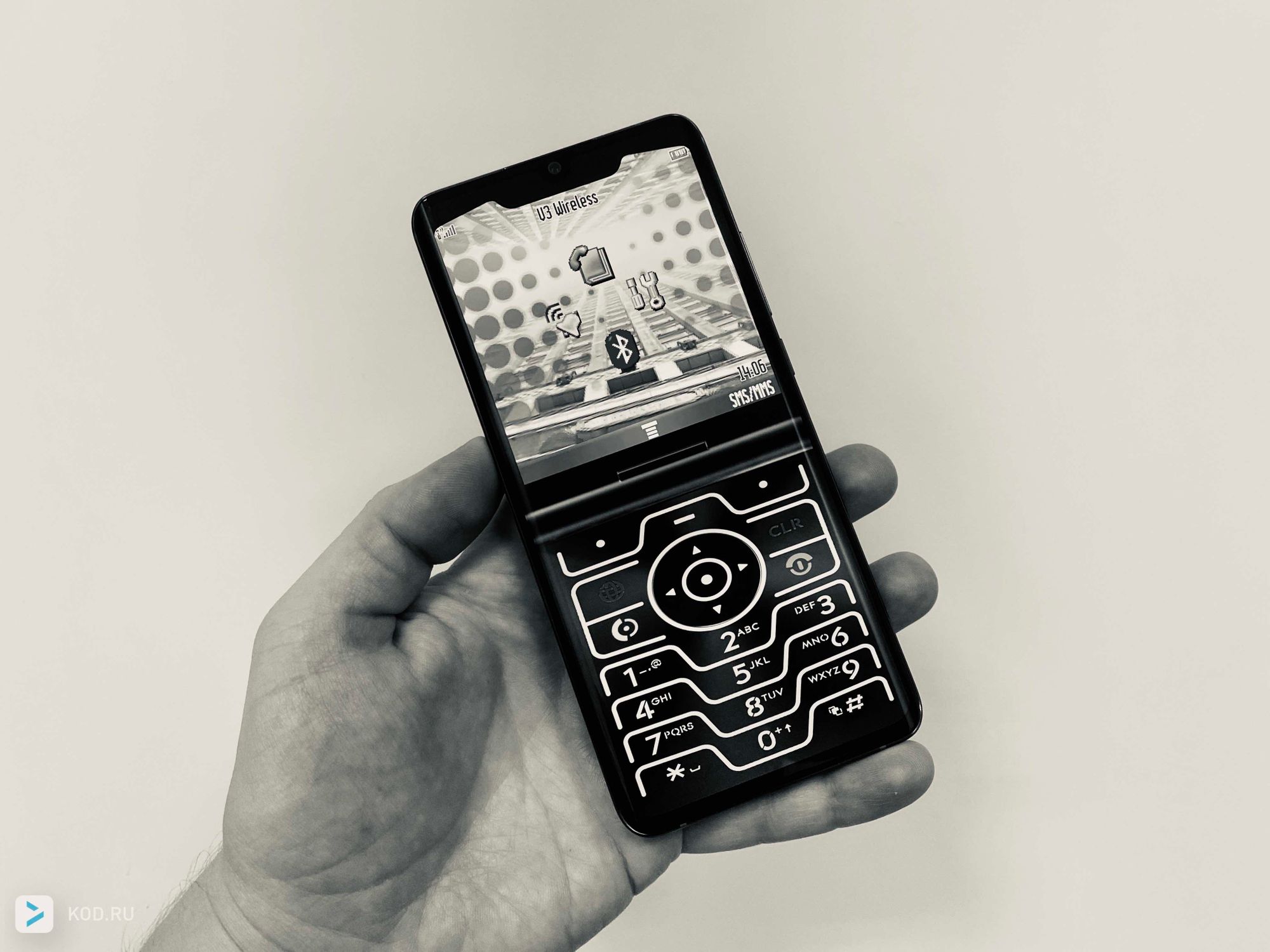 Классический рабочий стол и обои из Motorola Razr 2019 выложили в Сеть