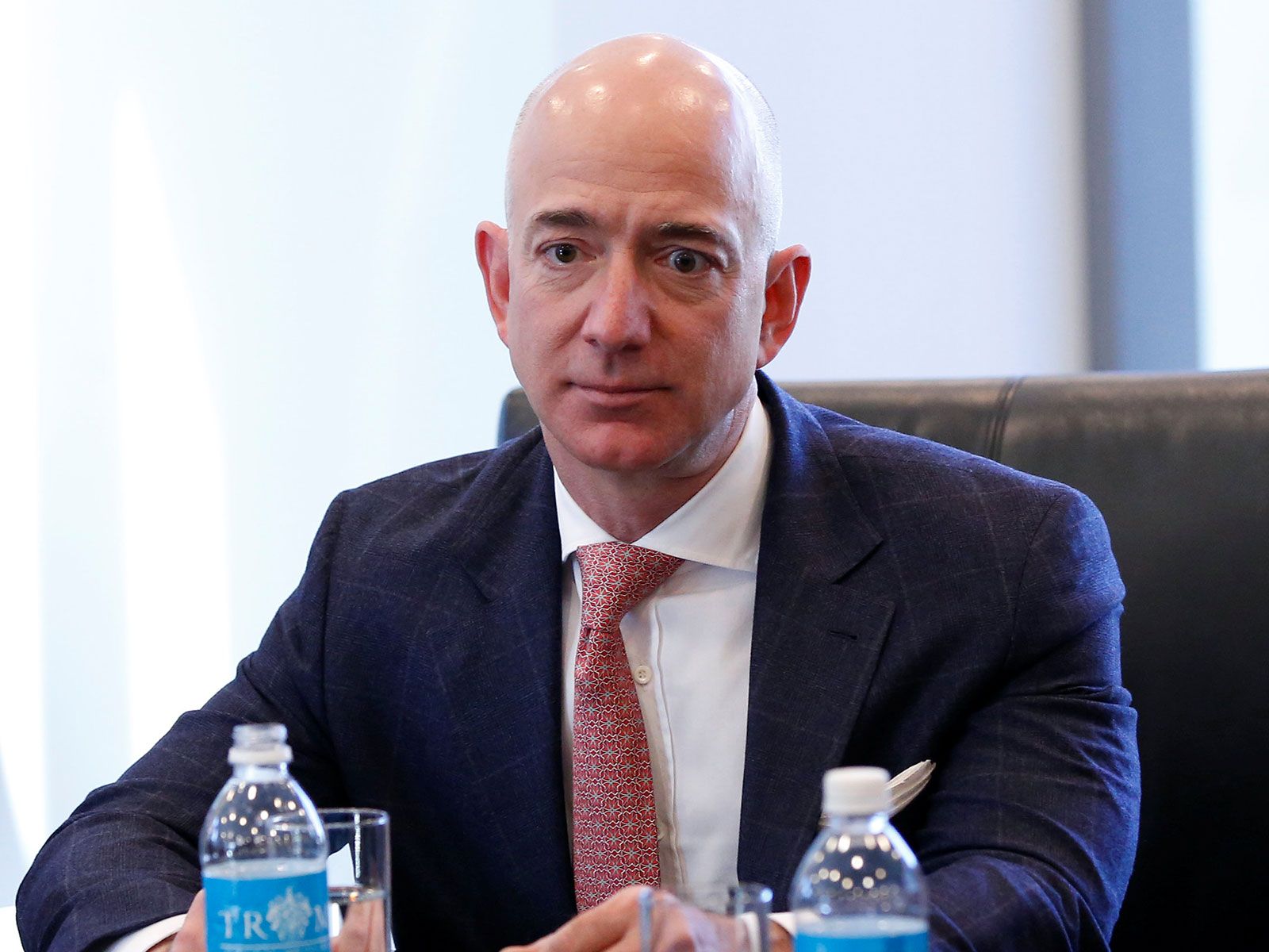 Forbes назвал неудачников 2019 года, второй в списке — основатель Amazon