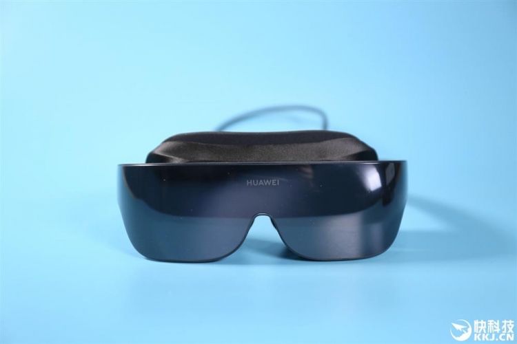 Huawei анонсировала начало продаж рекордно легких очков VR Glass