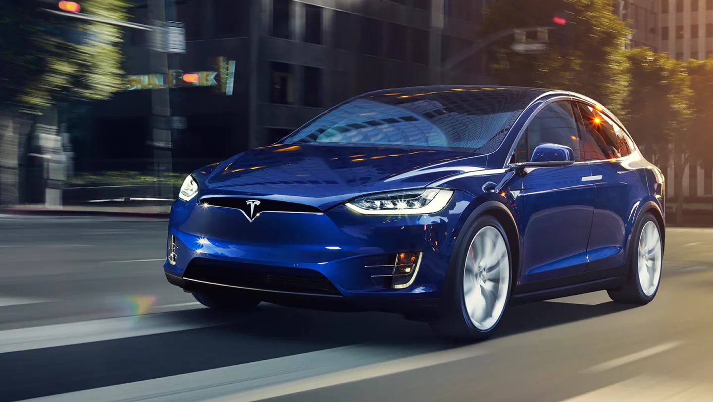 Власти США призывают Tesla переименовать технологию «автопилот»