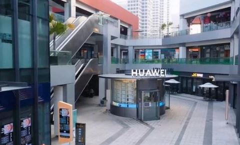 Huawei открыла умный магазин с роботами вместо сотрудников