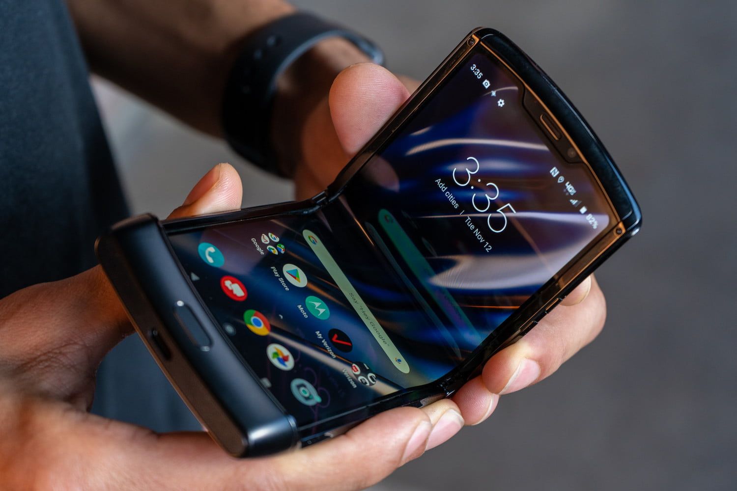 Складной смартфон Motorola Razr выйдет в продажу 6 февраля