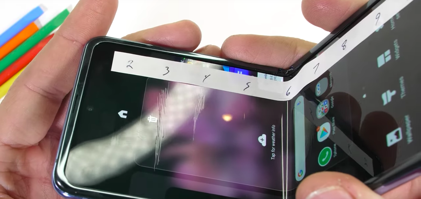 Дисплей Galaxy Z Flip с Ultra Thin Glass оказалось легко поцарапать