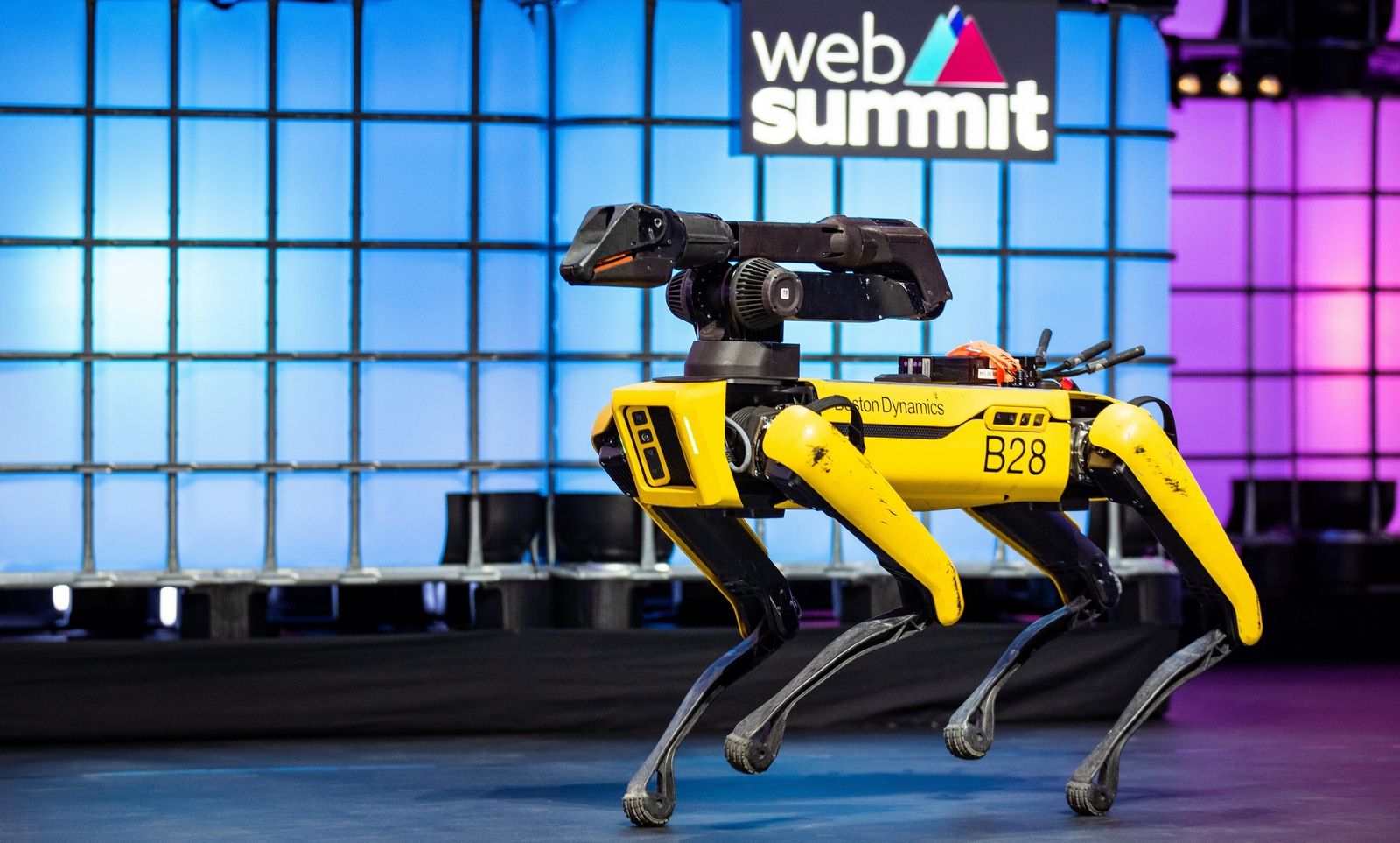Роботизированный пёс от Boston Dynamics: до захвата мира ещё далеко