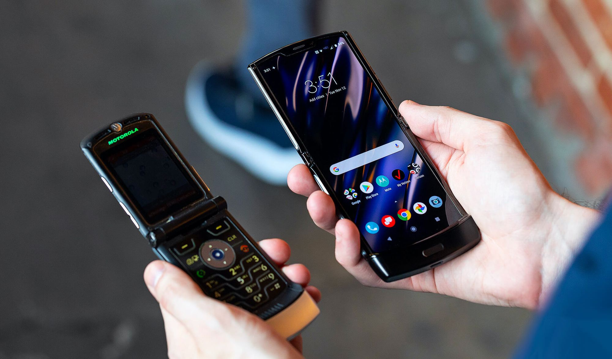 Раскладной Motorola RAZR сломался после 27 тысяч сгибаний