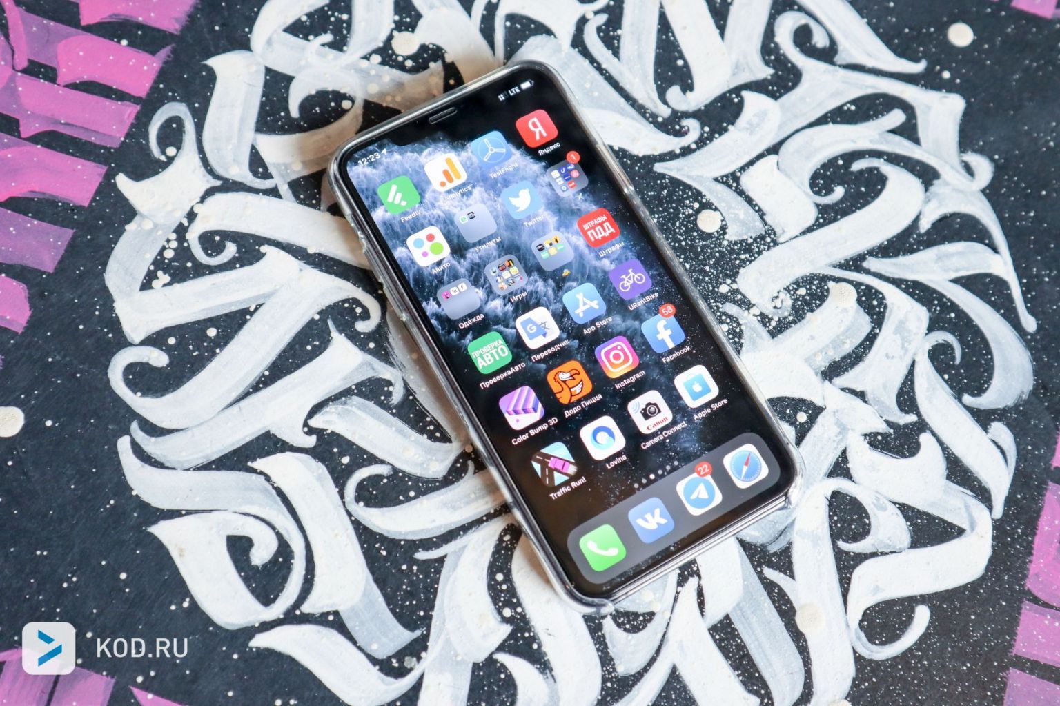 Флагманы на Android дешевеют в два раза быстрее, чем iPhone
