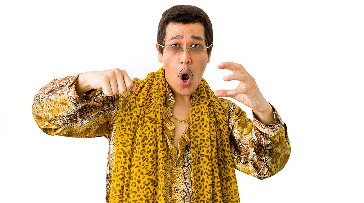 Автор вирусного хита «Pen-Pineapple-Apple-Pen» записал новую версию клипа. Вместо ананасов теперь мыло