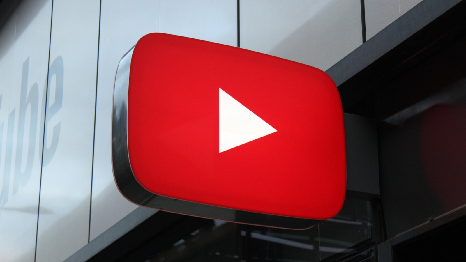 YouTube-блогеры стали меньше зарабатывать