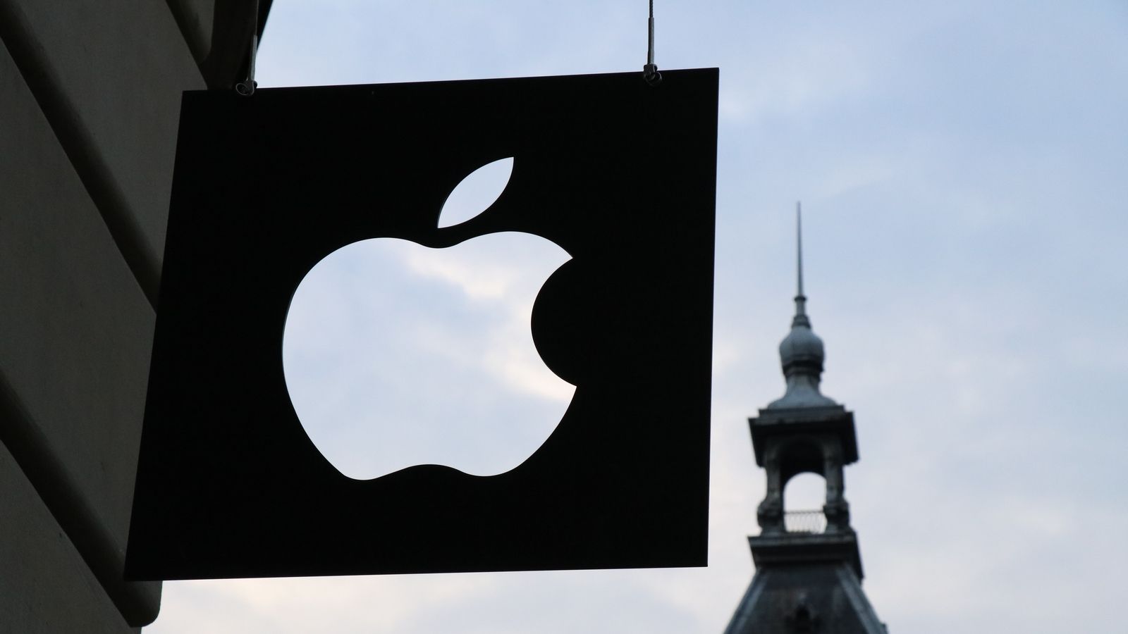 Apple планирует вернуть большое количество сотрудников в офисы