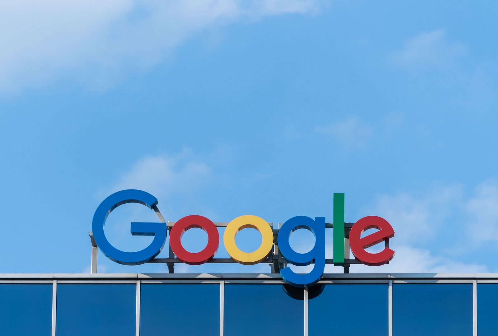 Сотрудники Google лишатся спортивных залов, бесплатного питания и капсул для сна в офисе
