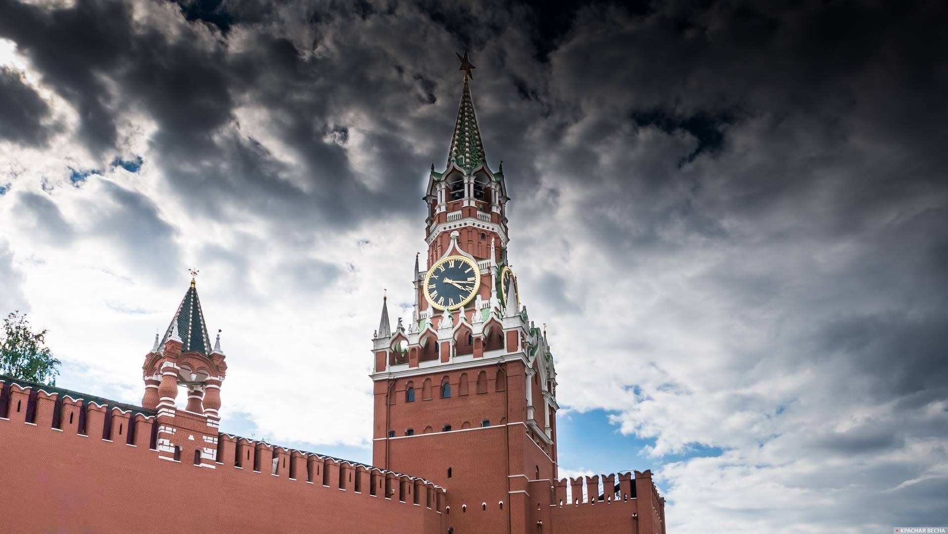 В Кремле заявили, что к иностранным ресурсам надо относиться с низкой степенью доверия