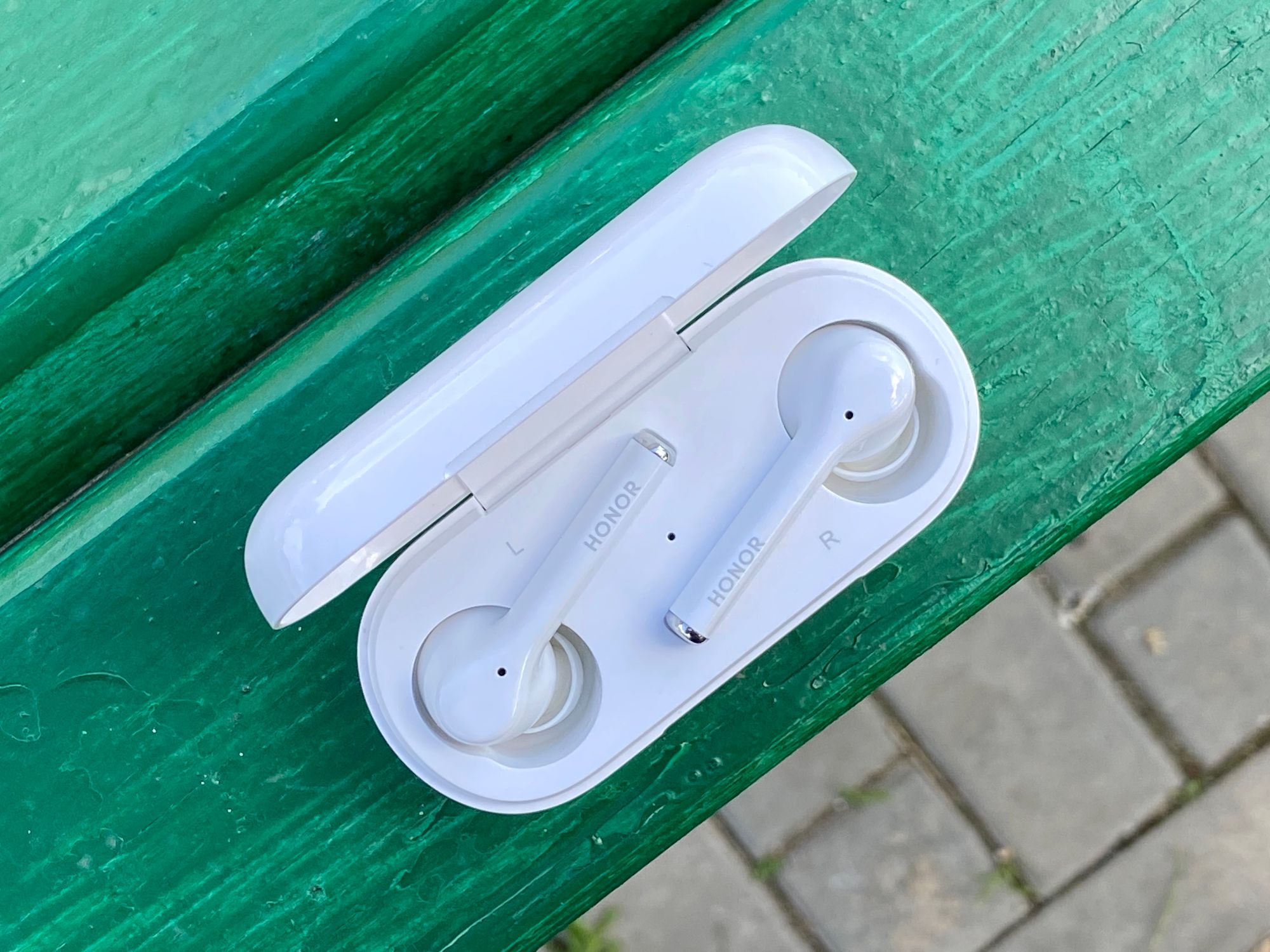 Обзор Honor Magic Earbuds: почти как AirPods Pro, только в разы дешевле
