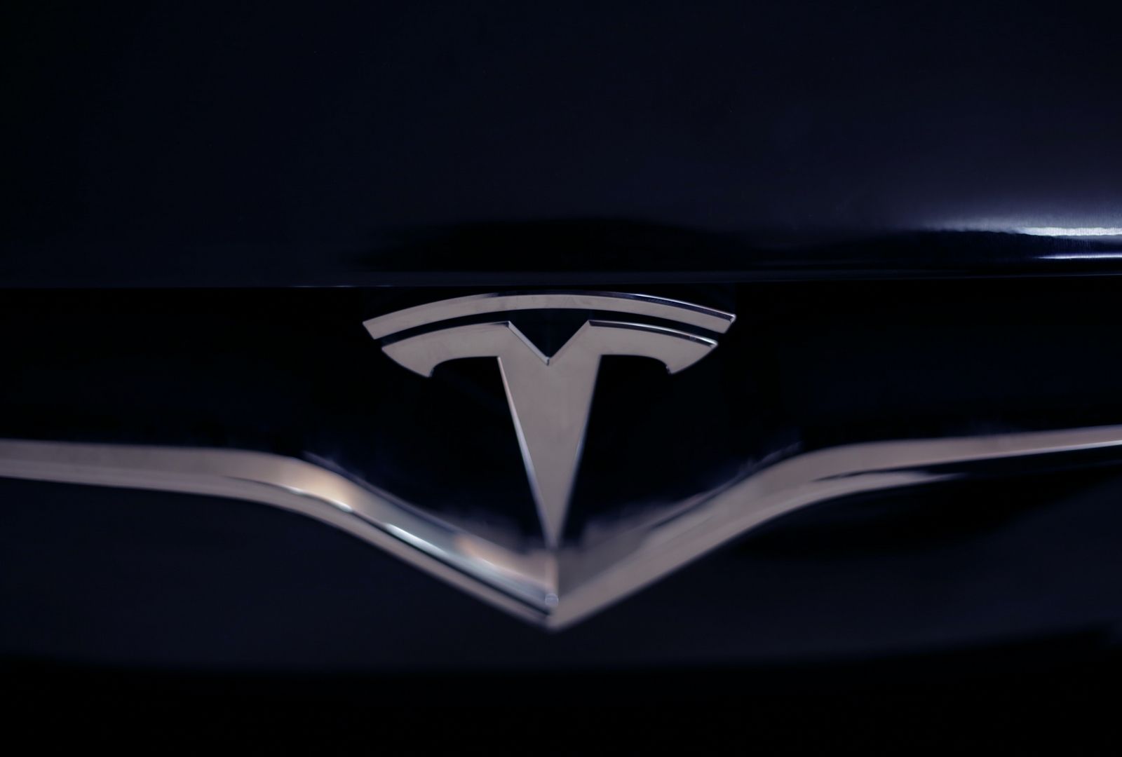 Tesla вышла на первое место в мире по капитализации среди автопроизводителей