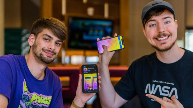 Участники Finger on the App держали палец на экране смартфона в течение 70 часов и выиграли по $20 тысяч