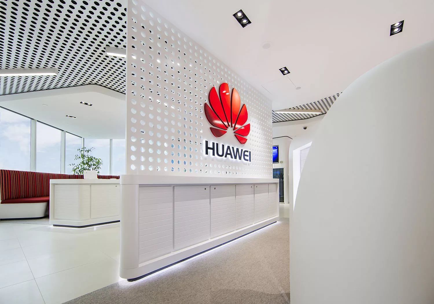 Huawei выпустит детские «умные» часы с двумя камерами