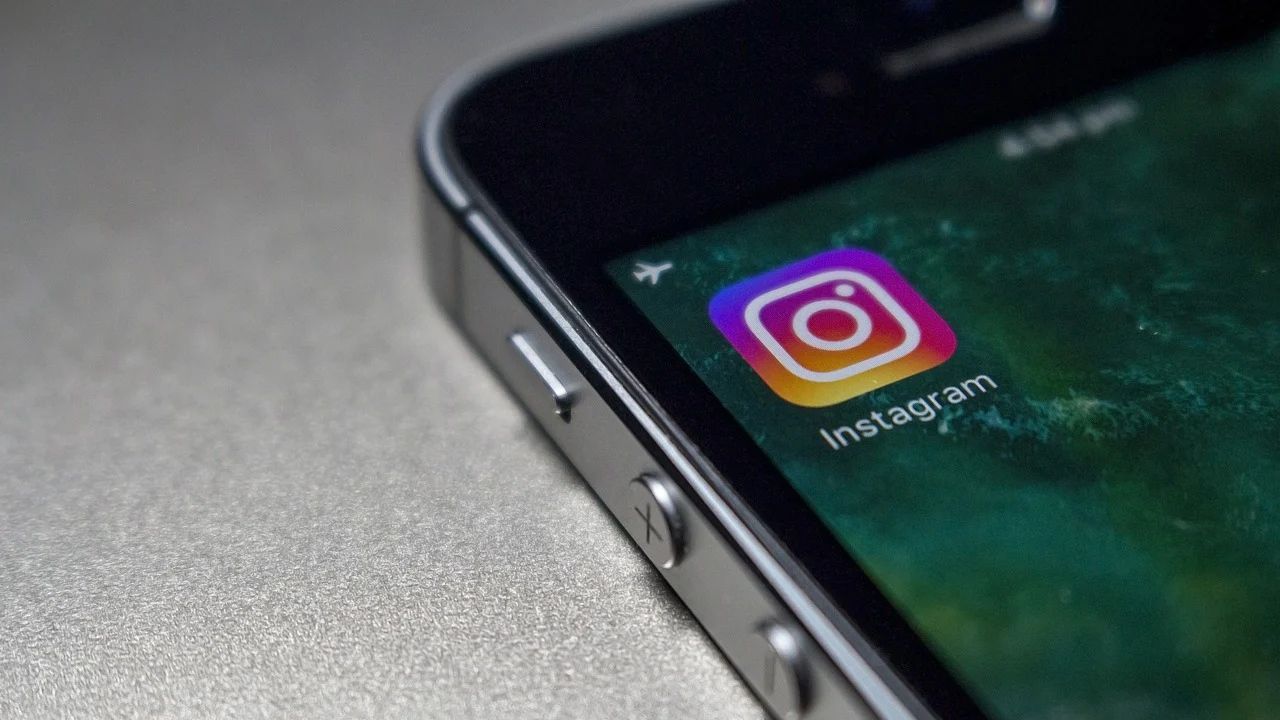 Facebook тестирует слияние чатов Instagram и Messenger