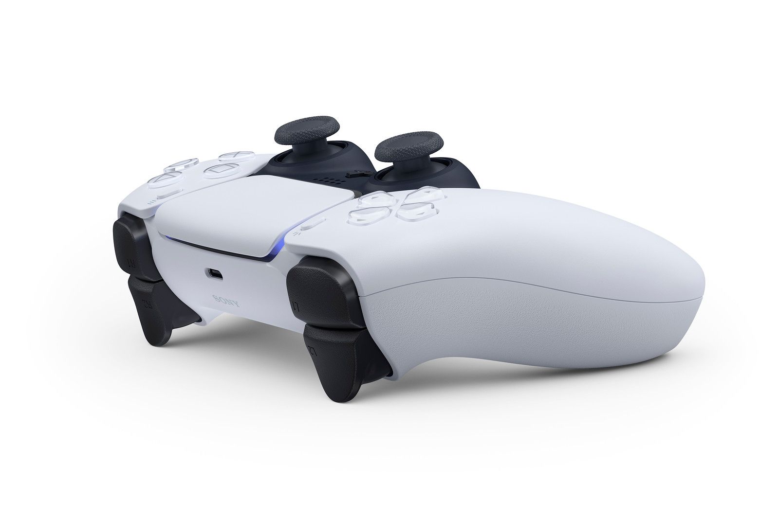 Опубликованы живые фото DualSense для PlayStation 5