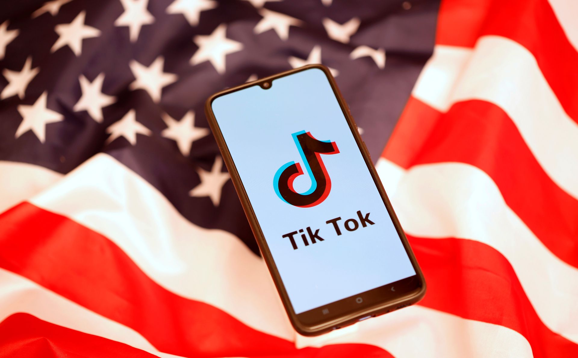 FT: Microsoft может купить TikTok целиком