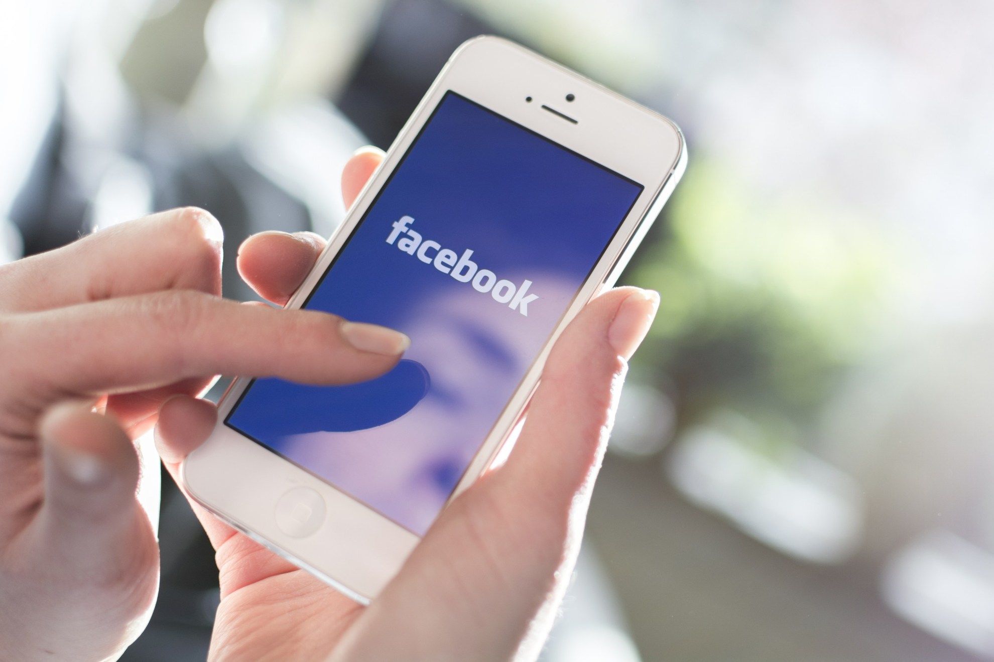 Facebook получит права на видео Sony и Universal, чтобы конкурировать с YouTube