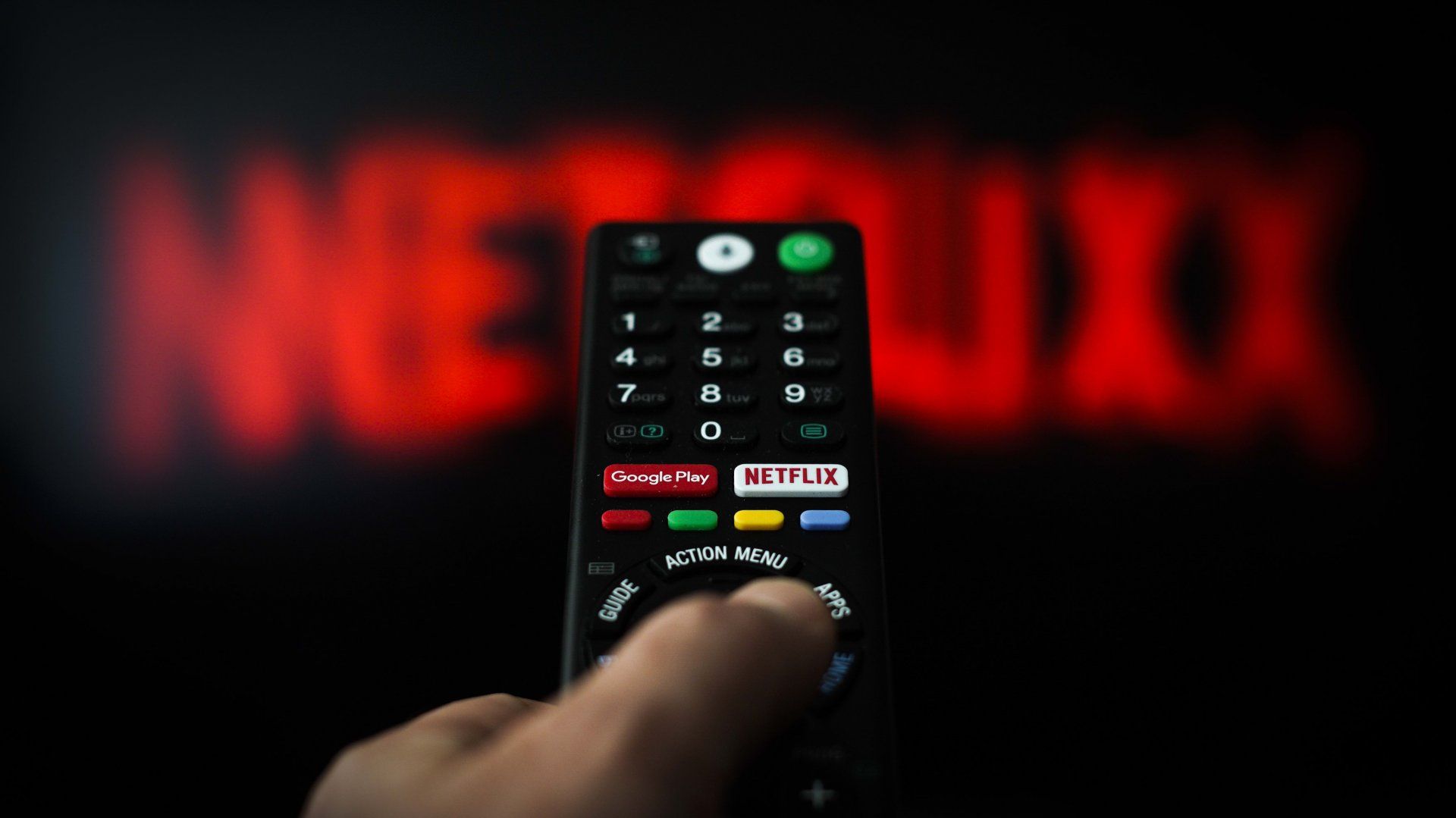 Netflix объявил о переходе на рубли в России 15 октября