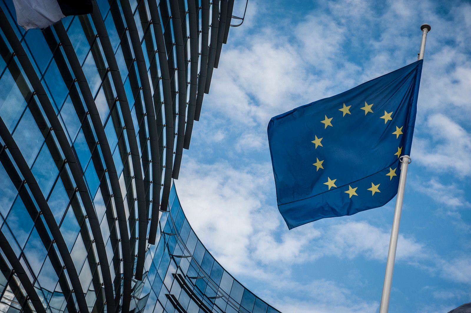 Евросоюз может запретить производителям предустановку собственных приложений