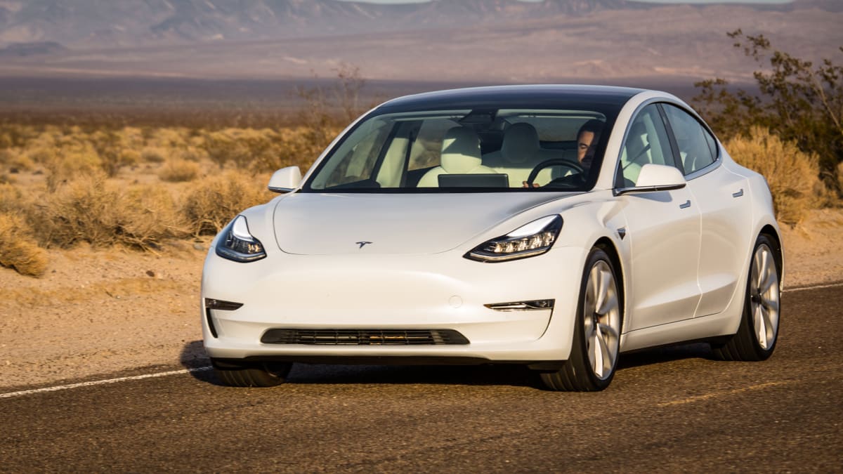 В Австралии у женщины угнали Tesla. Она не растерялась и начала издеваться над преступниками