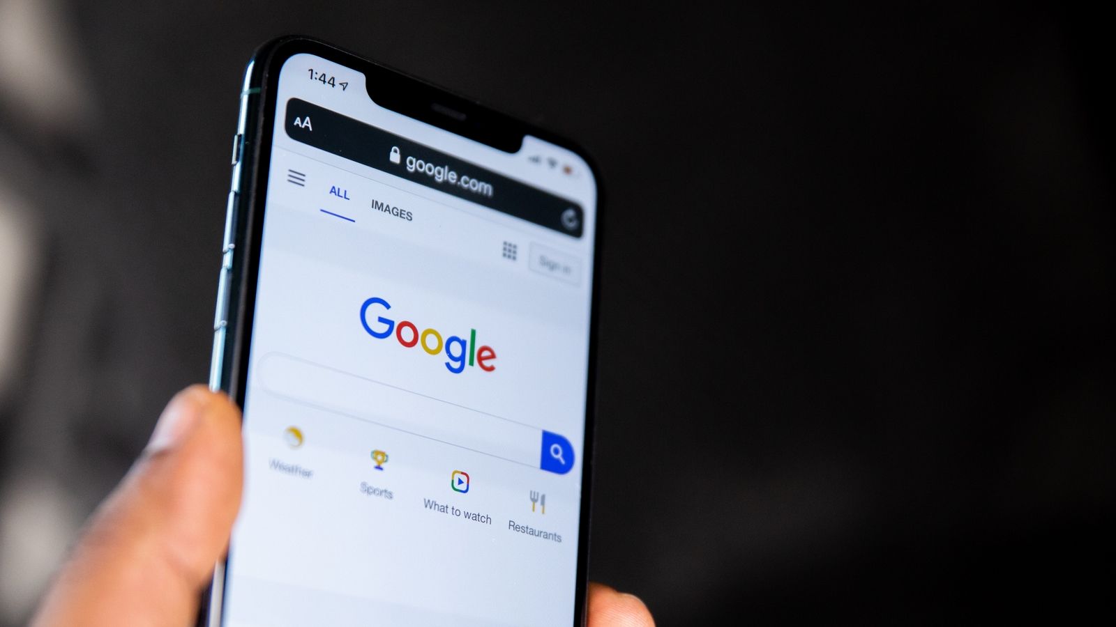 Apple и Google заключили соглашение, позволившее интернет-компании доминировать на рынке