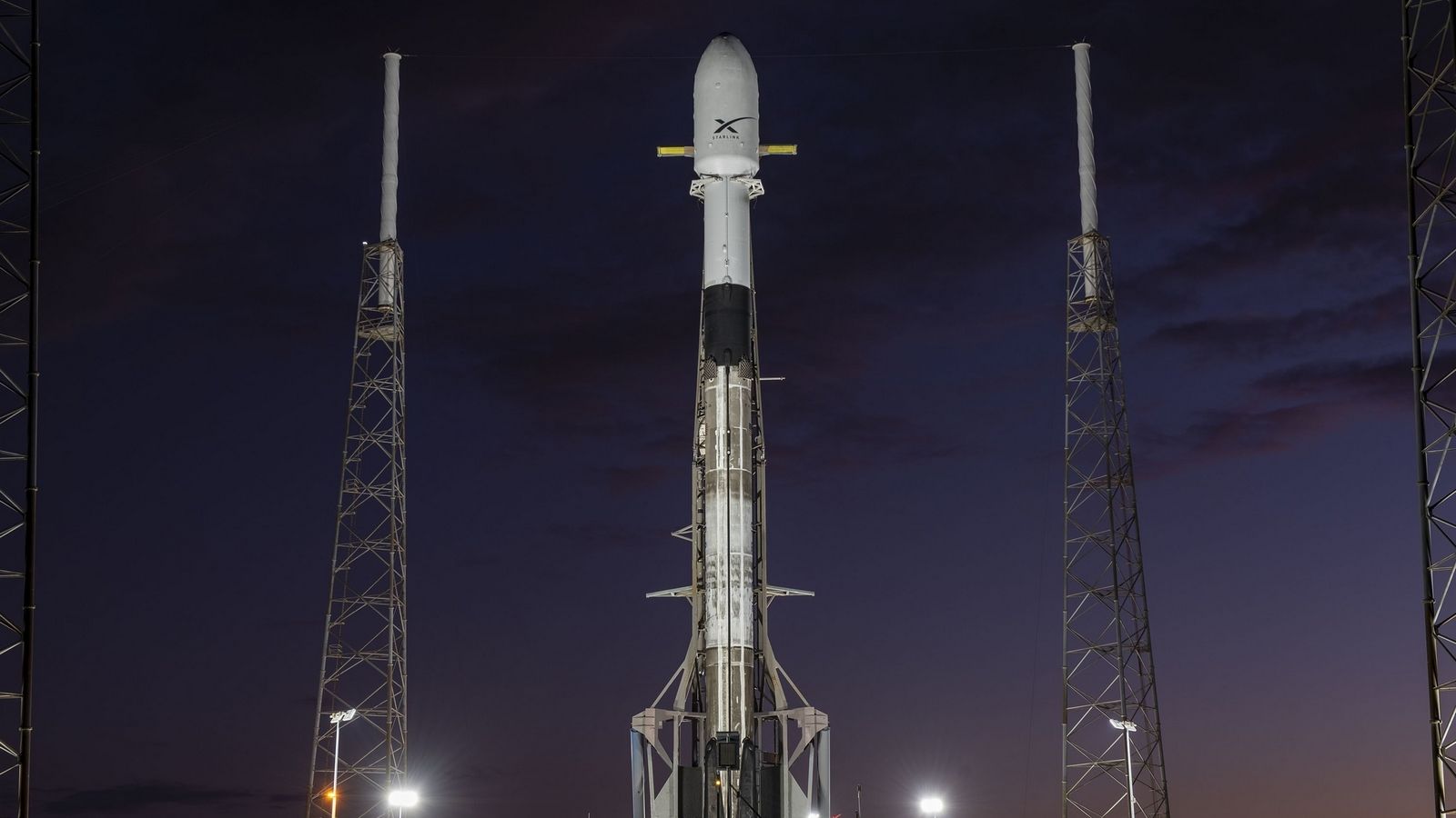 SpaceX побила собственный рекорд повторного использования ускорителей при запуске спутников Starlink