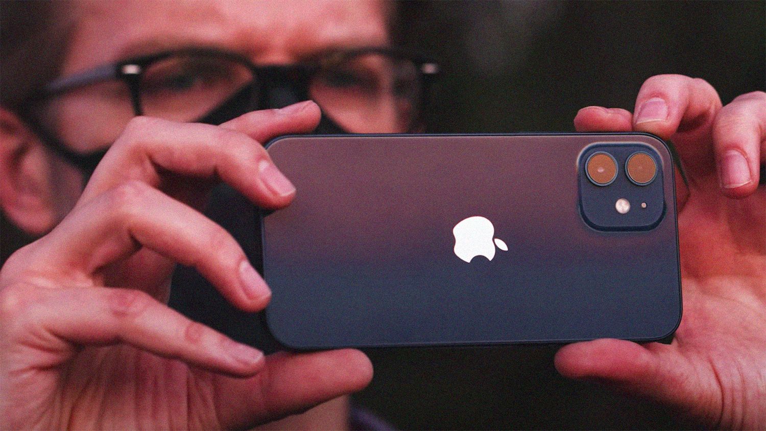 У iPhone 12 mini есть проблемы с чувствительностью на экране блокировки