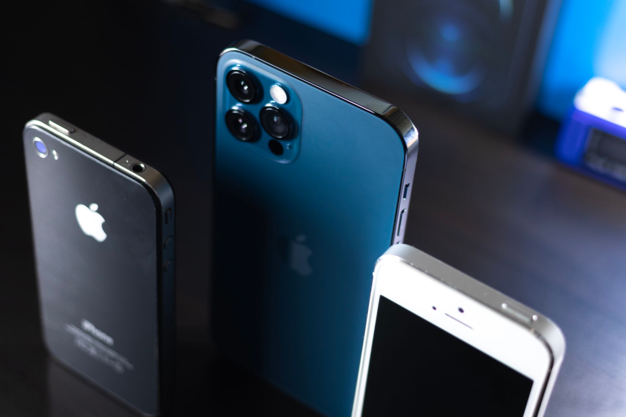 Обзор iPhone 12 Pro: смартфон, вдохновленный идеями Джобса