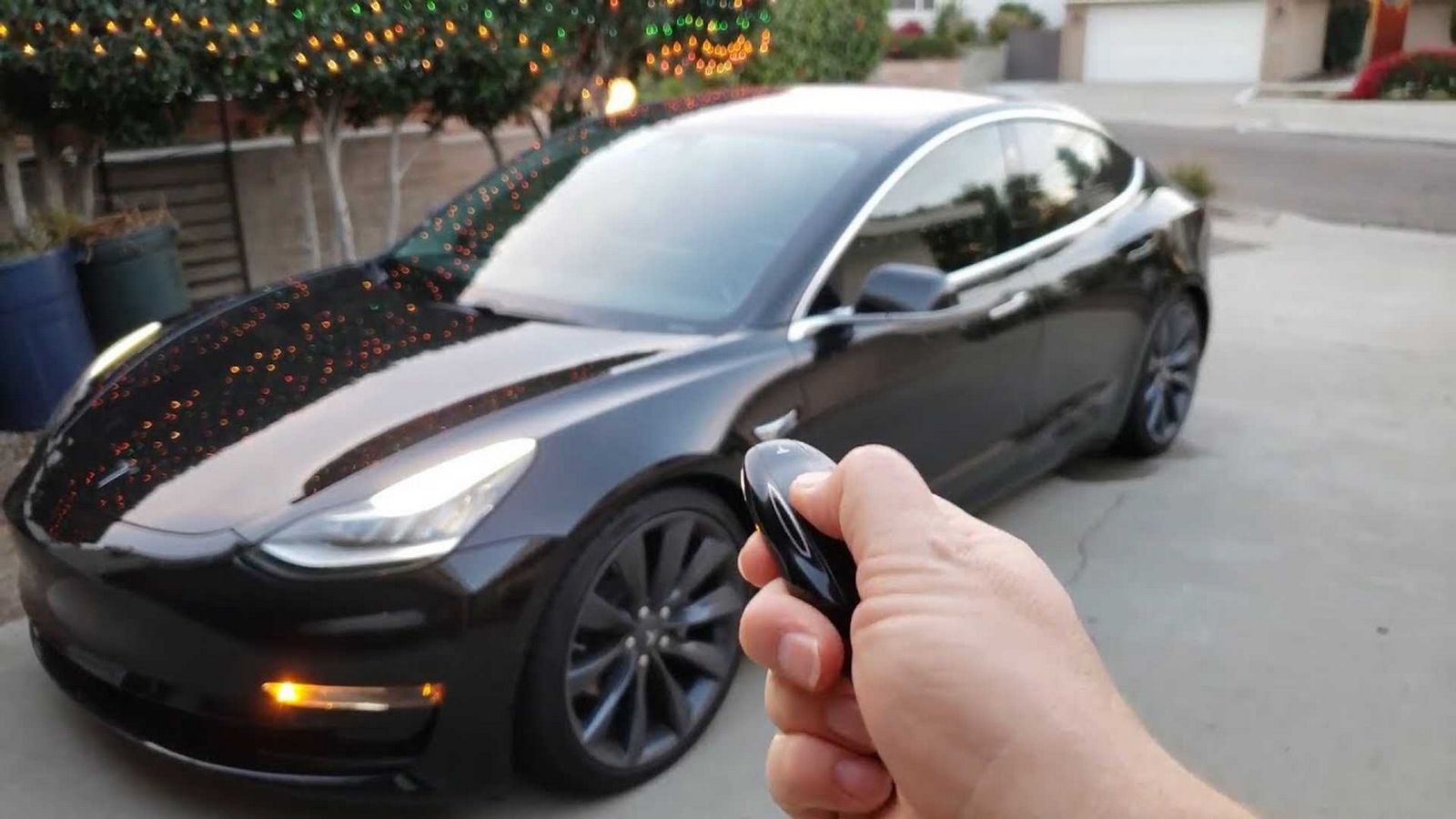 Систему безопасности Tesla смогли взломать с помощью микрокомпьютера Raspberry Pi
