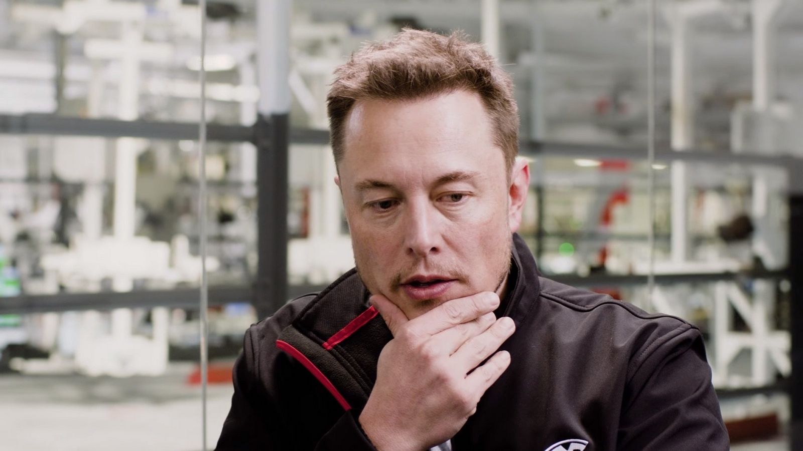 Илон Маск задумался перевести баланс Tesla в биткоины