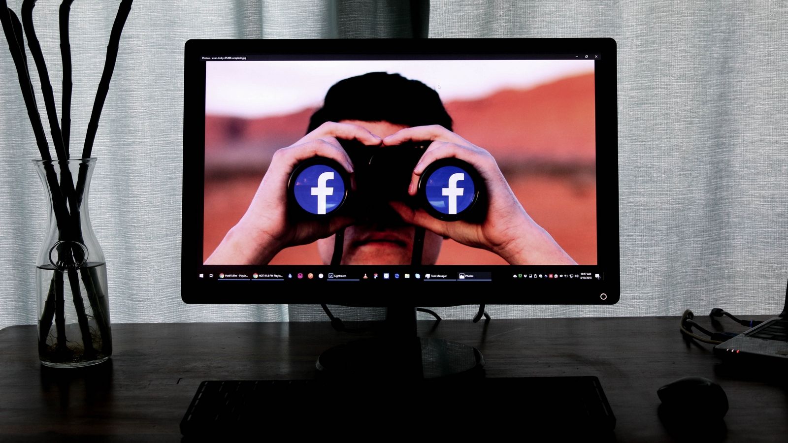 Facebook научит искусственный интеллект конспектировать новости