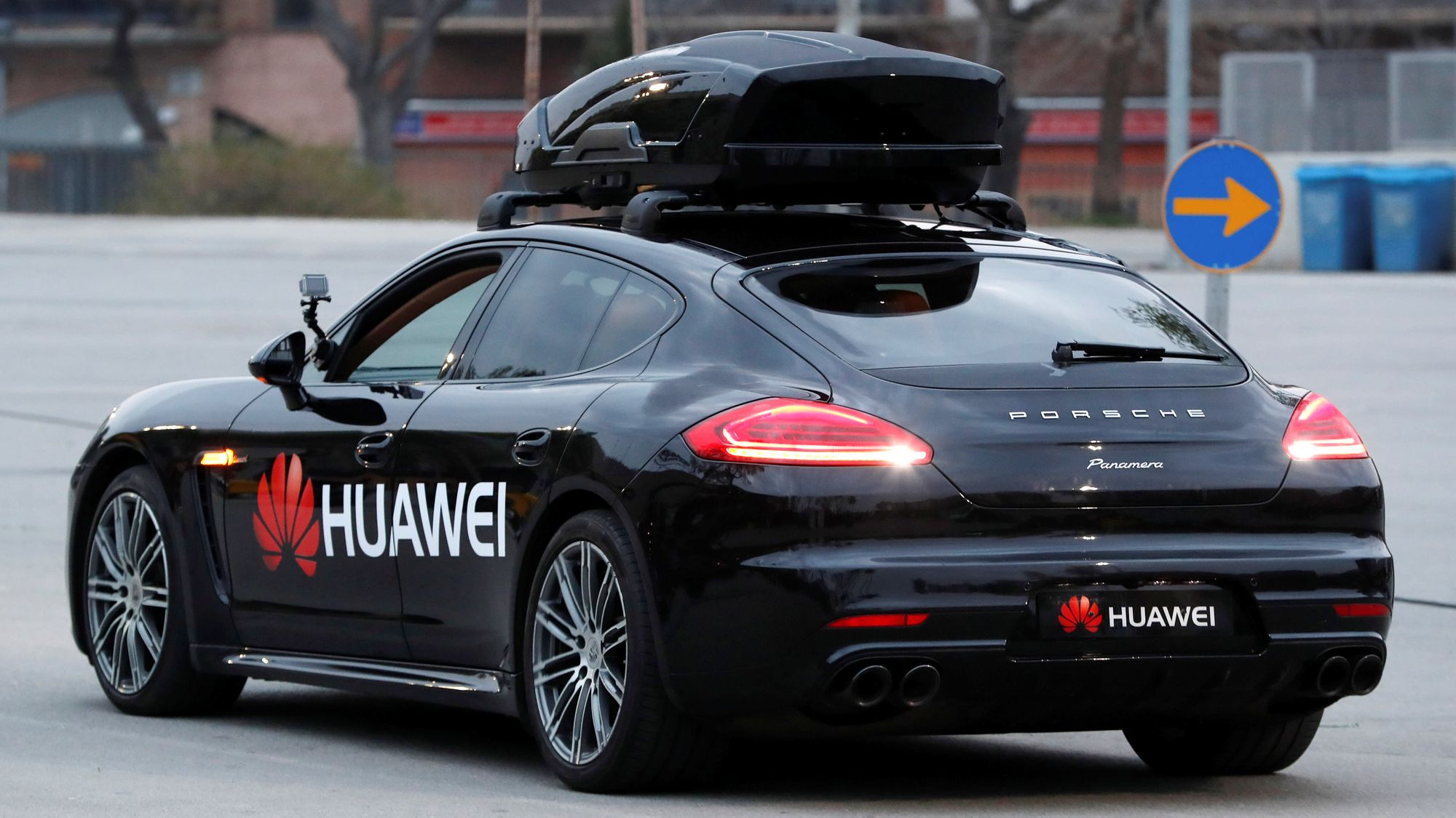 Huawei начала разрабатывать датчики на светофорах для беспилотных автомобилей