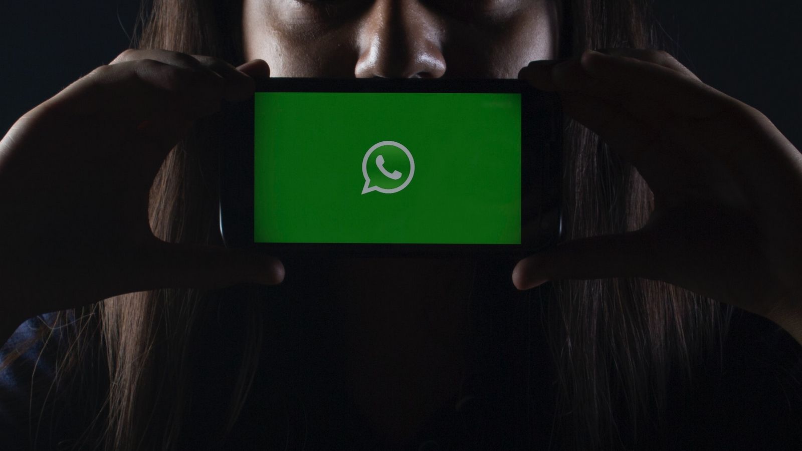 Facebook Messenger и WhatsApp собирают слишком много данных о пользователях