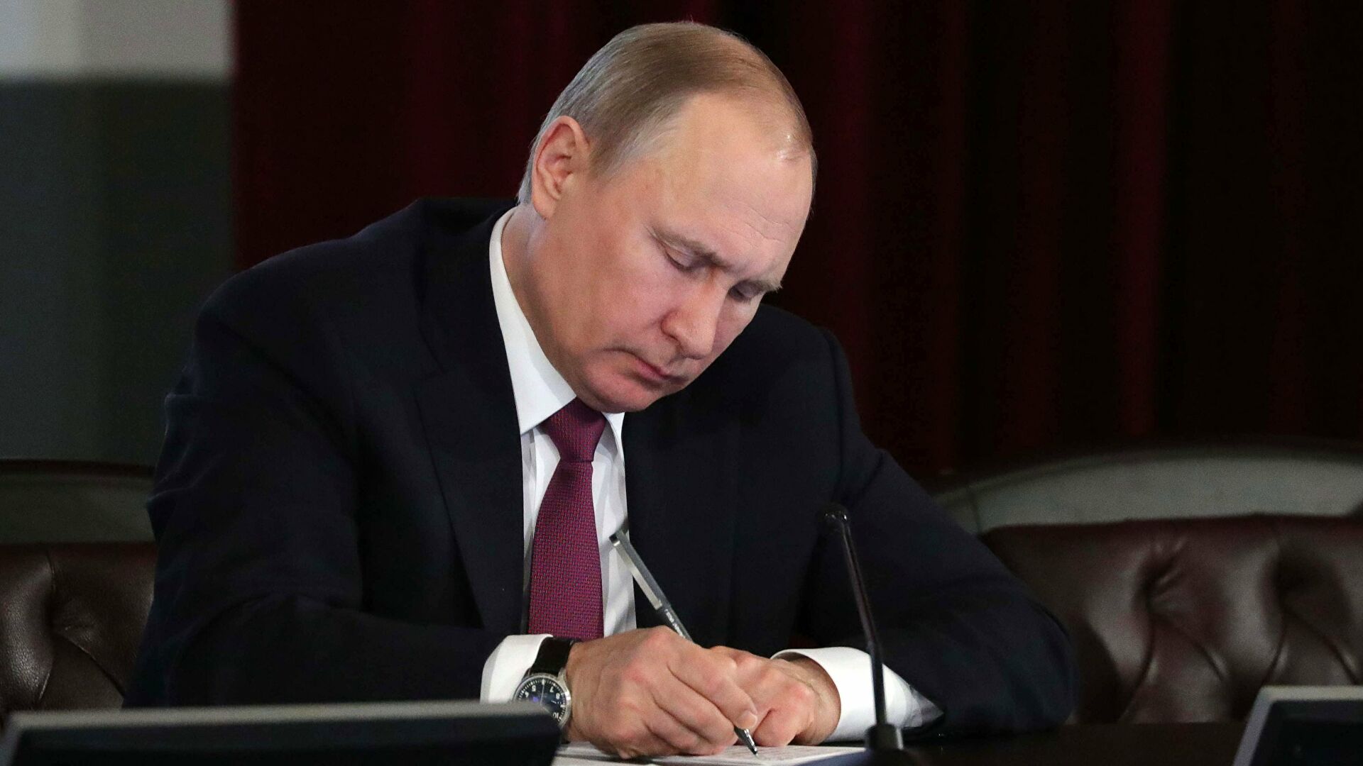 Путин утвердил штрафы до 6 млн рублей за несоблюдение закона о суверенном Рунете