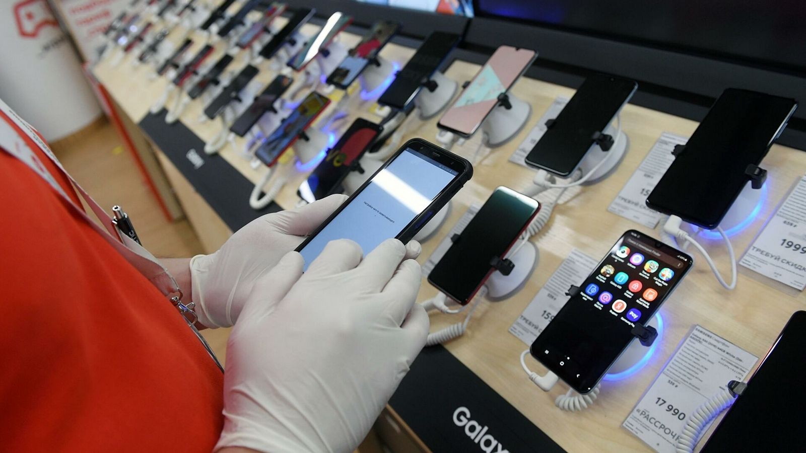 Крупнейшие китайские производители смартфонов теряют свои позиции на рынке в России