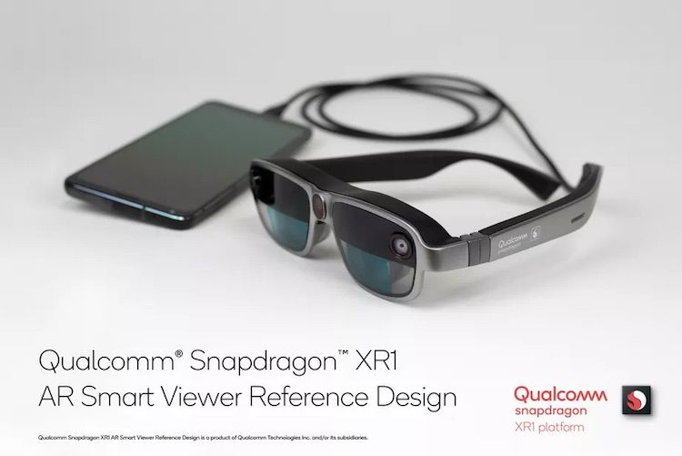 Qualcomm представила умные AR-очки, создающие виртуальный экран на стене