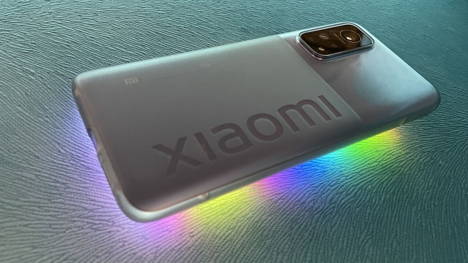Xiaomi лидирует в онлайн-продажах смартфонов