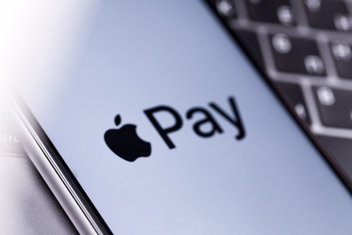 В Украине из-за нового закона могут отключить Apple Pay и Google Pay