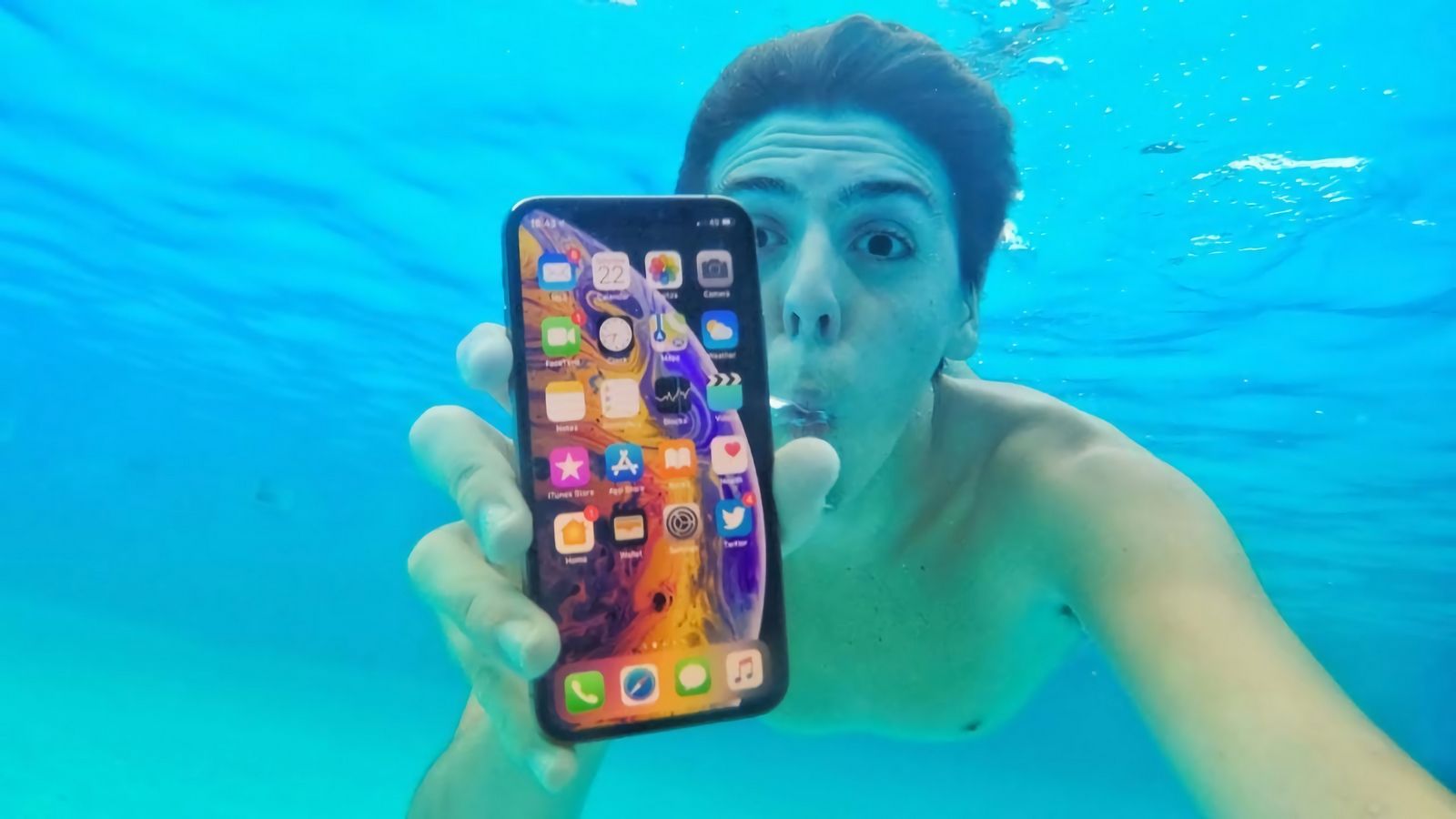 iPhone 11 полгода пролежал на дне озера и остался в рабочем состоянии