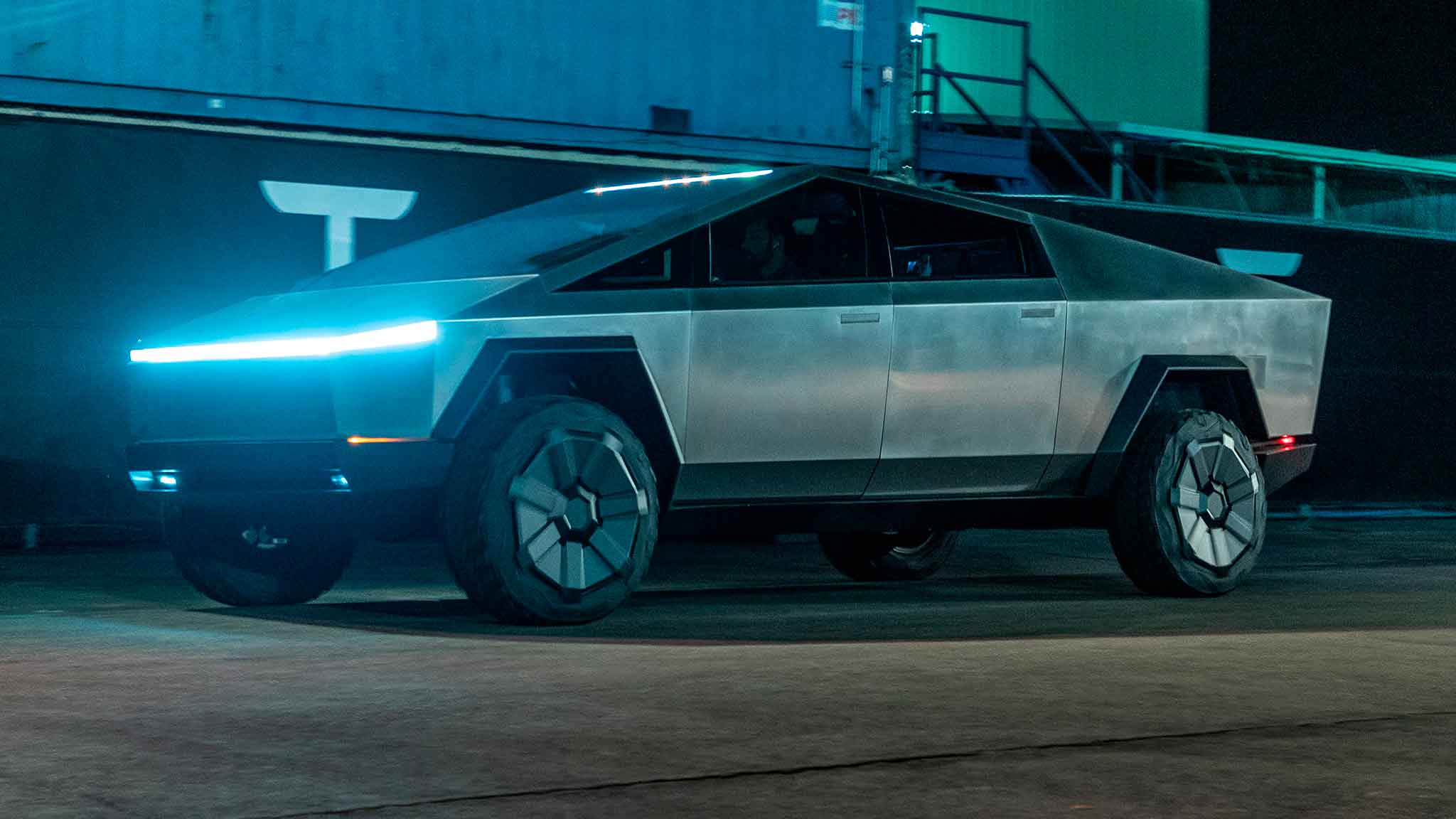 Tesla представит обновленный пикап Cybertruck в следующем квартале