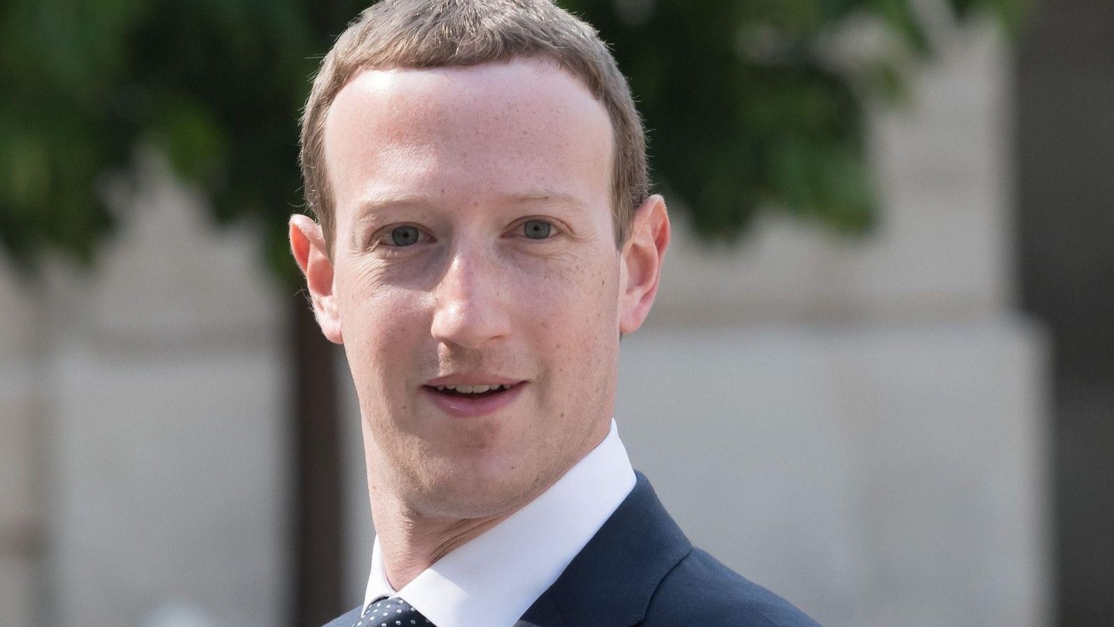 Facebook тратит миллионы долларов на безопасность Марка Цукерберга