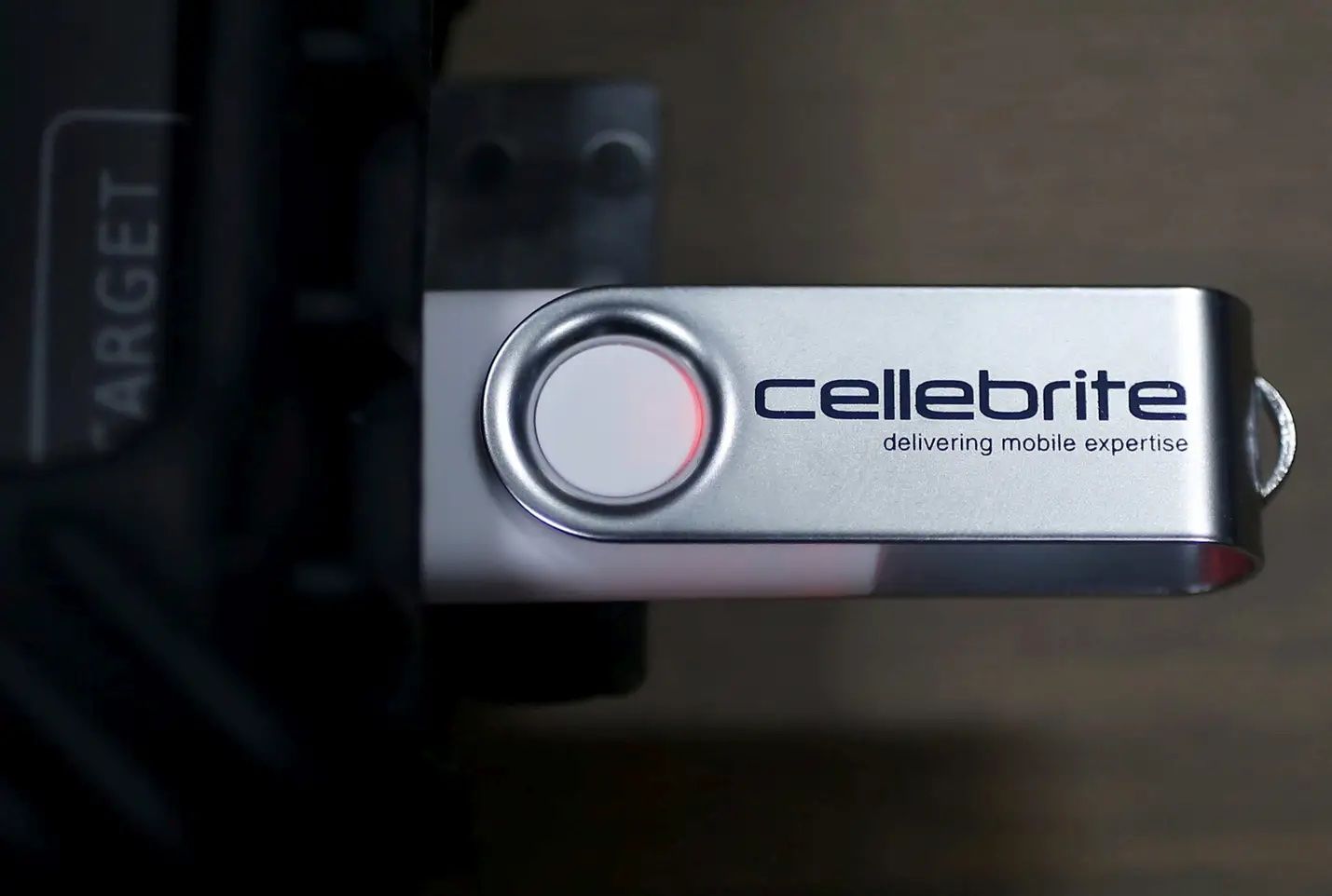 Cellebrite после критики Signal исправила уязвимости и ограничила инструменты для взлома iPhone