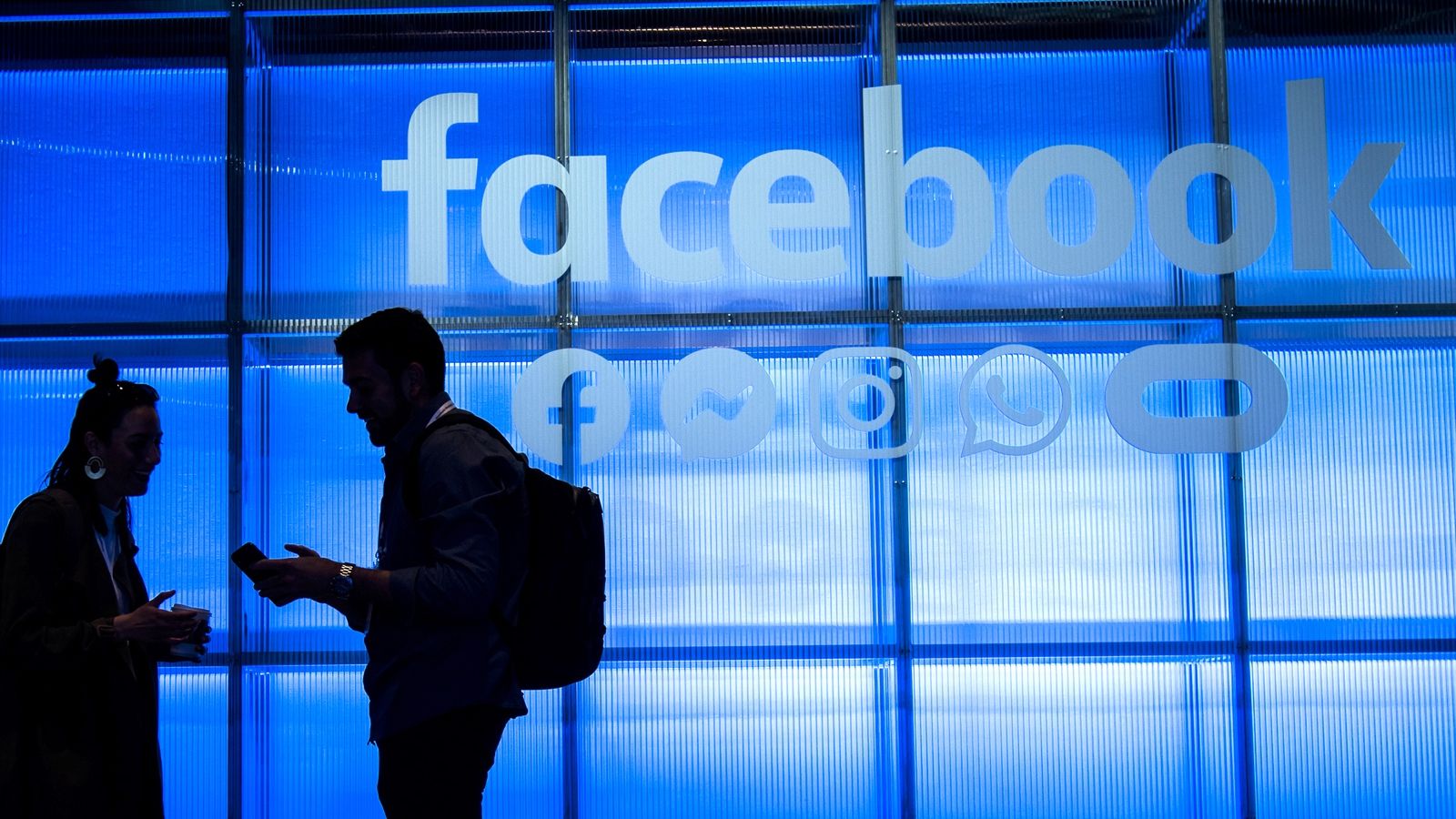 Facebook объявил тендер на $750 млн для закупки рекламы