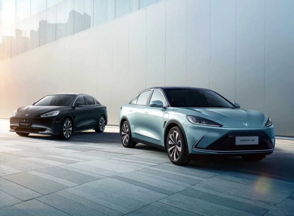 BAIC представила первый электромобиль с автопилотом Huawei